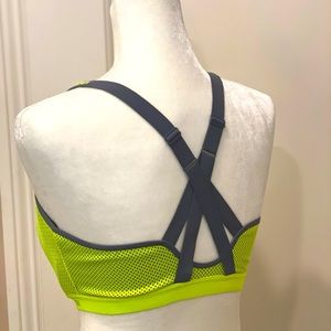 Victoria secret sports bra 36D VSX Sport